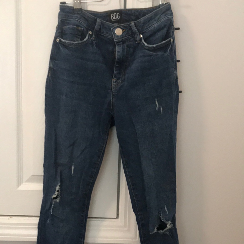 Dark wash ripped skinny jeans